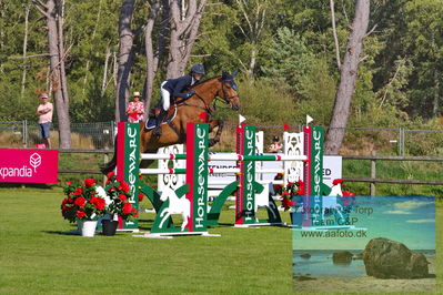 2Horseware 7-årschampionat | Semifinal 1 - 1.35 bed. A
Keywords: pt;viktor edvinsson;yoga hästak