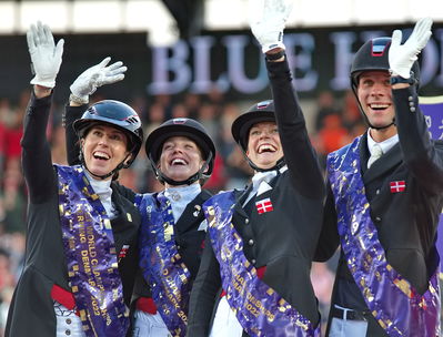 dressageg
grand prix de drassage team championship
Keywords: lap of honour;pt;cathrine laudrup-dufour;nanna skjold merrald;carina cassøe krüth;daniel bachmann andersen