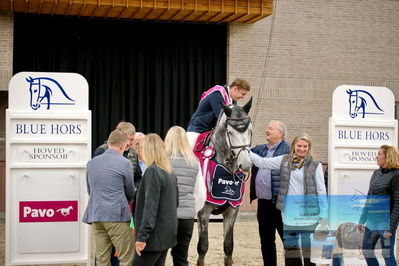 Blue Hors
6 års finale spring
Keywords: jacob theodor schmidt;price ceremony