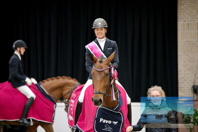 Blue Hors
4 års finale dressur
Keywords: anne-mette strandby hansen;valerie b;lap of honour