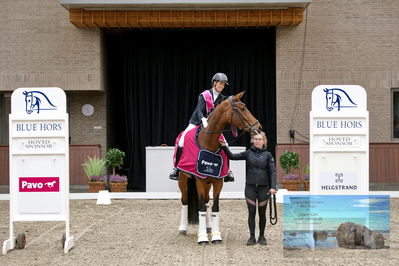 Blue Hors
4 års finale dressur
Keywords: anne-mette strandby hansen;valerie b;lap of honour