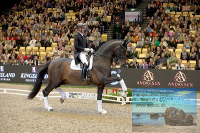 Vitamin Well Five Star Dressage / Vodskov Bolighus CDI5 Grand Prix Freestyle
Keywords: andreas helgstrand;jovian;lap of honour