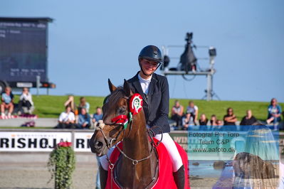 1. Kval. Agria DRF mesterskab U18 præsenteret af Vindeløv Byg - MA2 Springning Heste (140 cm)
Keywords: dm;pt;emma ponsaing;aramis 577;lap of honour
