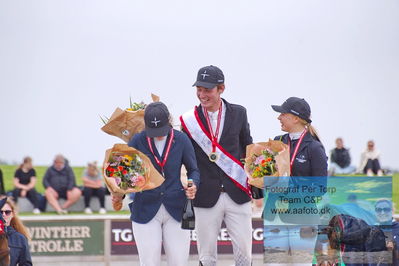 2. Kval. og Finale af Agria DRF Mesterskab U21 præsenteret af TG Horseboxes - S12. Kval. og Finale af Agria DRF Mesterskab U25 præsenteret af PAVO Springning Heste
Keywords: dm;pt;theodor wildfang just linde;frida munk lassen;josefine sandgaard moerup;lap of honour