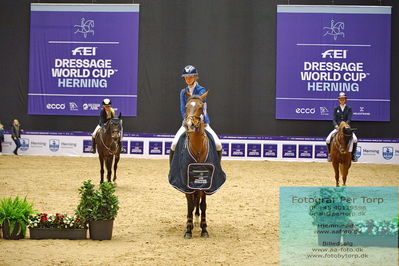 CSIP FEI Jumping Ponies Trophy (238.2.1) 1.25m
Keywords: zoe keys;victory day;lap of honour