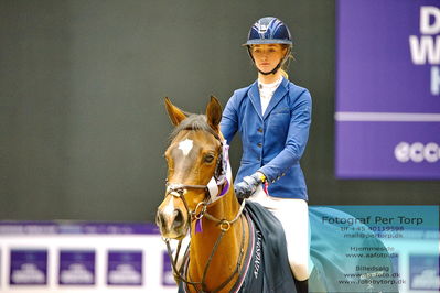 CSIP FEI Jumping Ponies Trophy (238.2.1) 1.25m
Keywords: zoe keys;victory day;lap of honour