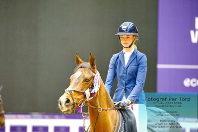 CSIP FEI Jumping Ponies Trophy (238.2.1) 1.25m
Keywords: zoe keys;victory day;lap of honour