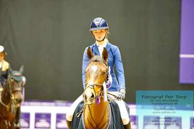 CSIP FEI Jumping Ponies Trophy (238.2.1) 1.25m
Keywords: zoe keys;victory day;lap of honour