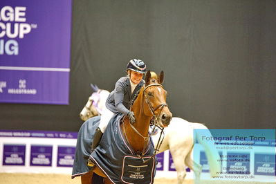 Easy Agri Care CSI2 Big Tour LR (238.2.2) 1.45m
Keywords: stine cassoe jacobsen;finette ask;lap of honour