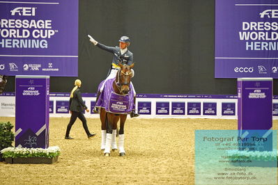 FEI Dressage World Cup Grand Prix
Keywords: patrik kittel;touch down;lap of honour