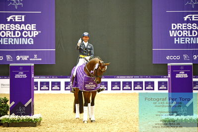 FEI Dressage World Cup Grand Prix
Keywords: patrik kittel;touch down;lap of honour