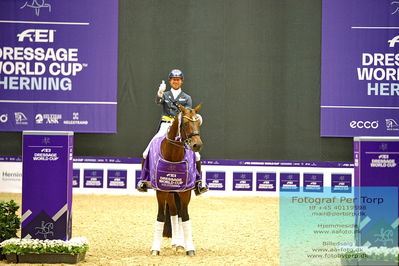 FEI Dressage World Cup Grand Prix
Keywords: patrik kittel;touch down;lap of honour