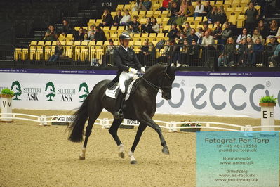 FEI Dressage World Cup Grand Prix Freestyle
Keywords: andreas helgstrand;queenparks wendy