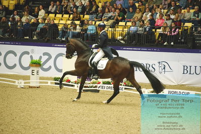 FEI Dressage World Cup Grand Prix Freestyle
Keywords: patrik kittel;touch down