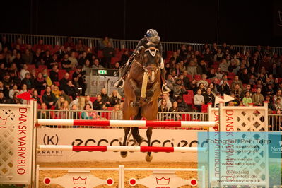 07 FENDT CSI3 Medium Tour (238.2.1) 1.40
Keywords: johanna beckmann;coconut crack