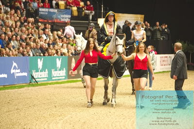 Galashow
Keywords: gerdings  carrie;jack ray nielsen;lap of honour;galashow