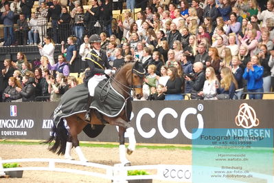 09 ECCO CDI5Grand Prix Special (GPS) - ECCO FIVE STAR DRESSAGE
Keywords: daniel bachmann andersen;cathrine laudrup-dufour;nanna skodborg merrald;lap of honour