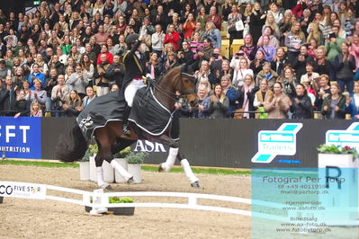 09 ECCO CDI5Grand Prix Special (GPS) - ECCO FIVE STAR DRESSAGE
Keywords: daniel bachmann andersen;cathrine laudrup-dufour;nanna skodborg merrald;lap of honour