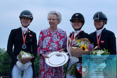 valllensbæk ride klub
senior finale
Keywords: dm;pt;price ceremony;lone bang larsen;carina cassoe krüth;cathrine laudrup-dufour;prinssese bennedikte