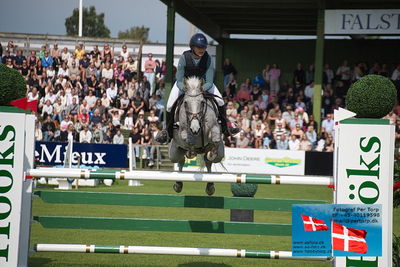 ffive star pony grandprix
showjumping
Keywords: falsterbo;emelie kjellberg;tiernisks cruising clover