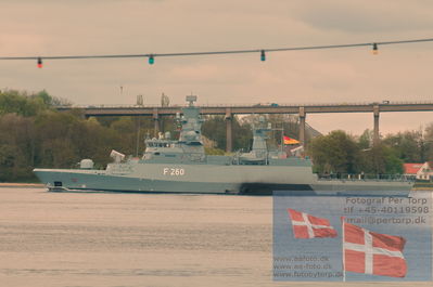 Littlebelt between the bridges
Keywords: braunschweig;germany;ship;warship;f260