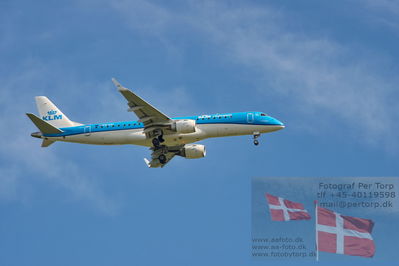 Airplane photo's from all over the World
Pictures from different location - both civil and military aiplanes
Keywords: billund airport;cityhopper;klm;landing;ph-ezi;Embraer;ERJ-190STD